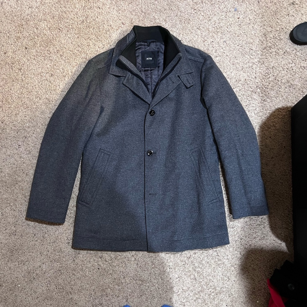 Hugo Boss Pea Coat- Men's 42R in Gray. Made of Cashmere and Wool